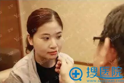 雷云飞院长正在为我面诊制定方案