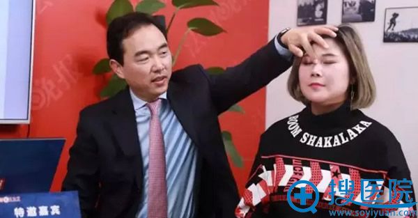 工作中巫文云医生